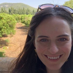 Meet your Posher, Caroline